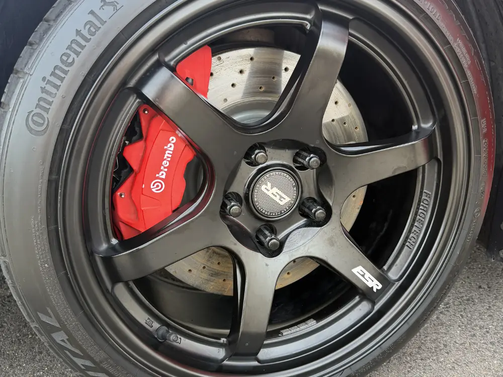 Wheel and rim detailing